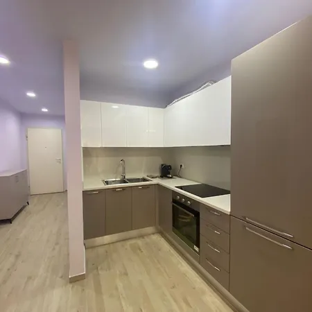 Adelon Apartment *